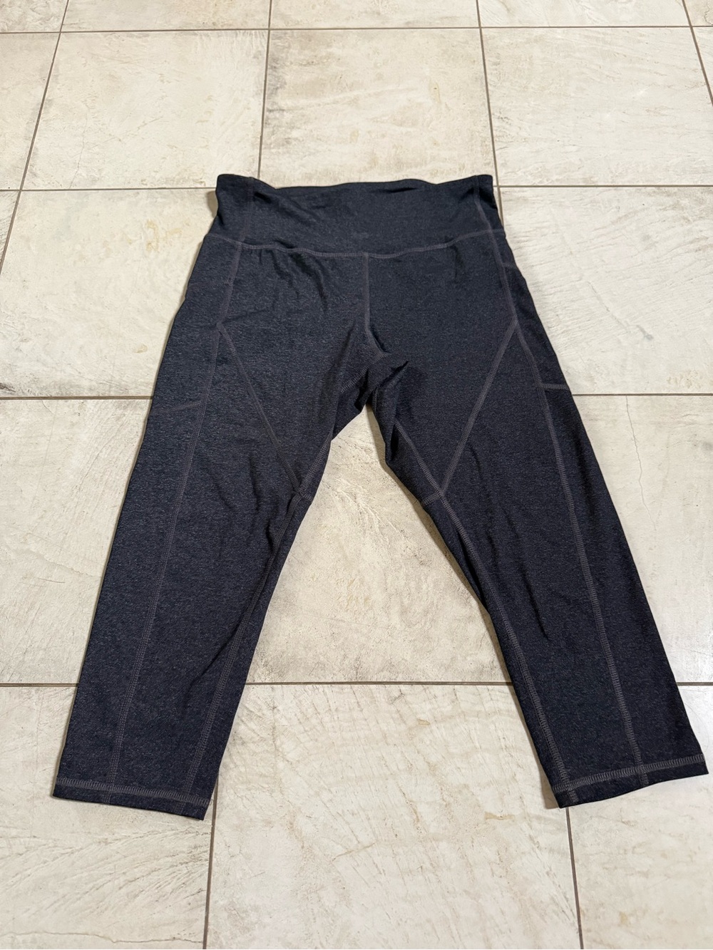 Champion Women’s M Charcoal Gray Capri Leggings Athletic Pants